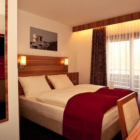 Hotel Knaus Am Hafen Uhldingen-Mühlhofen Exteriör bild